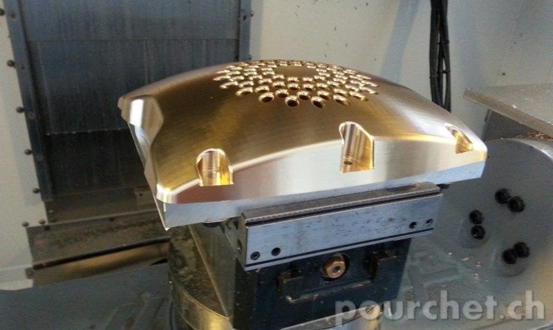 Couvre culasse Harley – réalisation Pourchet Sàrl, usinage CNC de précision